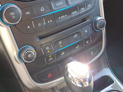 Used 2015 Chevrolet Malibu LT w/ Power Convenience Package image 23