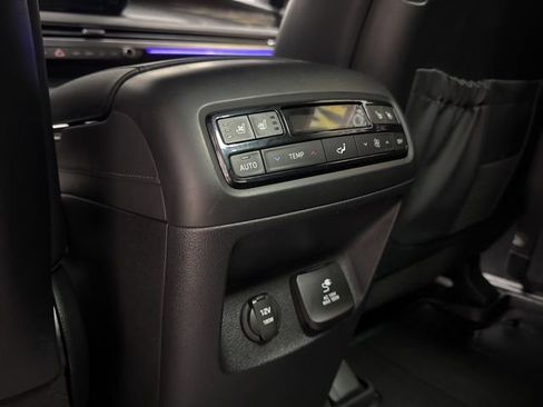 Used 2025 Hyundai Palisade Calligraphy image 18