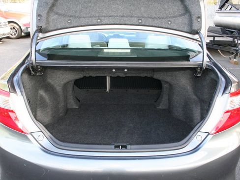 Used 2013 Toyota Camry LE FWD image 20