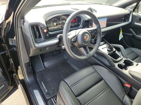 New 2026 Porsche Cayenne Coupe image 4