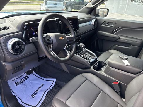 Used 2023 Chevrolet Colorado LT w/ LT Convenience Package III AWD/4WD image 16