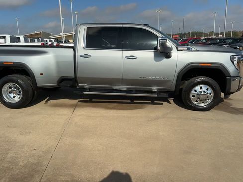 Used 2024 GMC Sierra 3500 SLT w/ Texas SLT Premium Package image 9