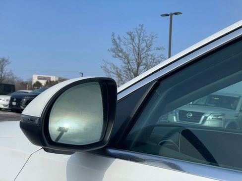 Used 2025 Mercedes-Benz C 300 4MATIC Sedan image 24