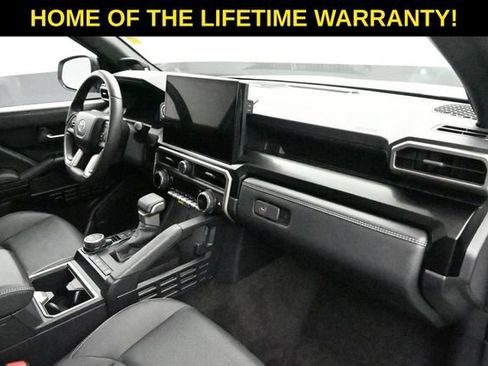 Used 2025 Toyota 4Runner Limited AWD/4WD image 42