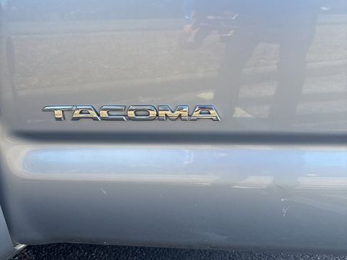 Used 2011 Toyota Tacoma 2WD Access Cab w/ Convenience Pkg image 3