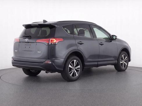 Used 2017 Toyota RAV4 XLE FWD image 3