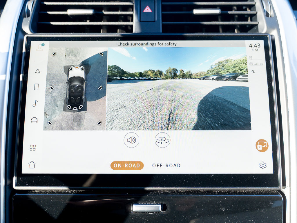 Certified 2025 Land Rover Discovery S AWD/4WD image 29