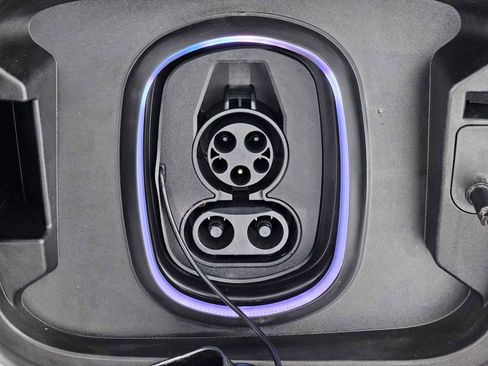 Used 2024 GMC Sierra EV Denali image 15