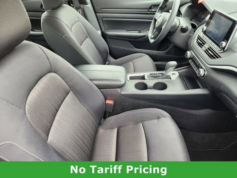 Used 2025 Nissan Altima 2.5 S FWD image 13