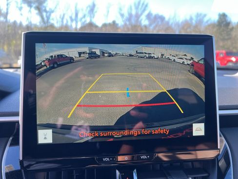 Used 2026 Toyota Corolla Cross XLE image 17