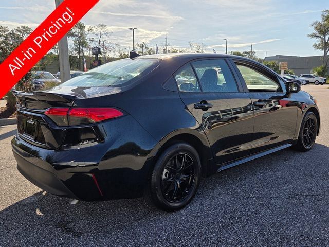 Used 2025 Toyota Corolla LE FWD image 5
