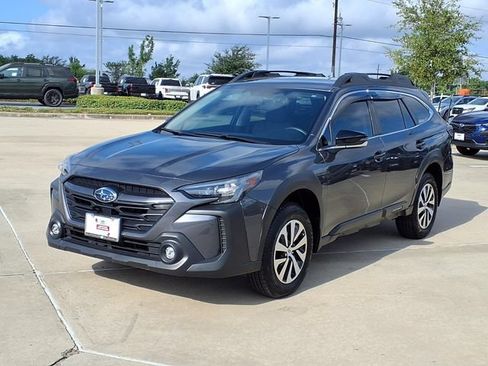 Certified 2025 Subaru Outback Premium AWD/4WD image 3