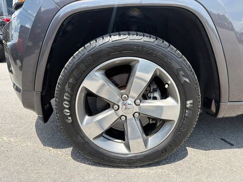 Used 2014 Jeep Grand Cherokee Overland AWD/4WD image 11
