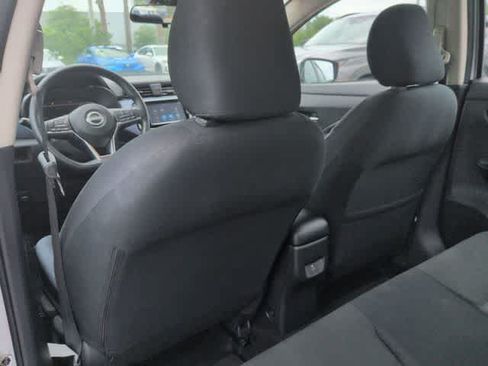 Used 2024 Nissan Versa SV FWD image 18