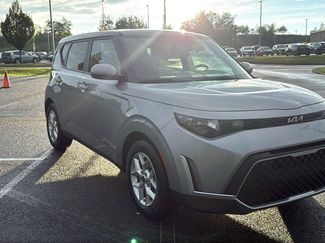 Used 2023 Kia Soul LX w/ Option Group 015 FWD video 1
