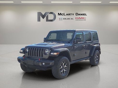 Used 2018 Jeep Wrangler Unlimited Rubicon image 2