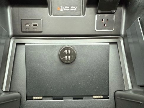 Used 2023 Chevrolet Silverado 1500 LTZ w/ LTZ Premium Package image 31