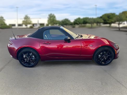 Used 2020 MAZDA MX-5 Miata Club image 9
