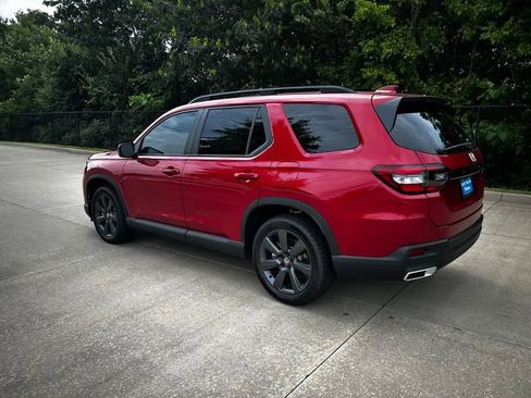 New 2025 Honda Pilot Sport image 3
