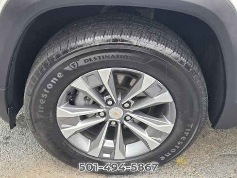 Used 2025 Chevrolet Equinox LT FWD image 16