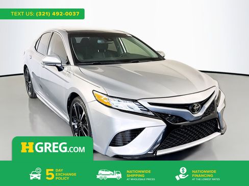 Used 2020 Toyota Camry XSE FWD image 1