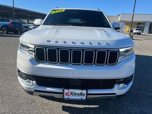 Used 2022 Jeep Wagoneer Series III w/ Flexible Seating Group image 3