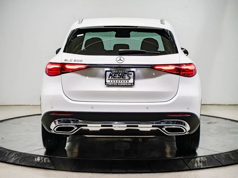 Used 2025 Mercedes-Benz GLC 300 image 3