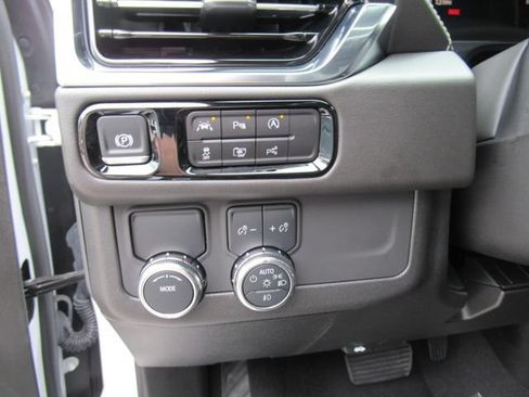 Used 2025 GMC Yukon XL Elevation RWD image 20