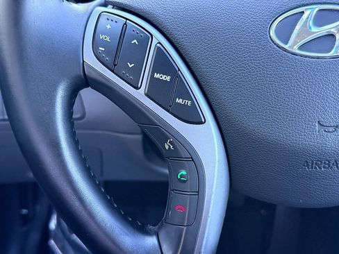 Used 2015 Hyundai Elantra Limited FWD image 17