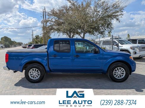 Used 2014 Nissan Frontier SV w/ SV Value Truck Package image 2