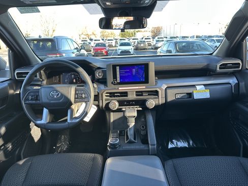 Certified 2025 Toyota 4Runner SR5 image 28