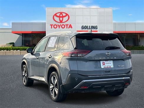 Used 2023 Nissan Rogue SL w/ SL Premium Package image 4