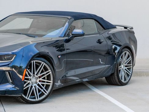 Used 2016 Chevrolet Camaro LT RWD image 9