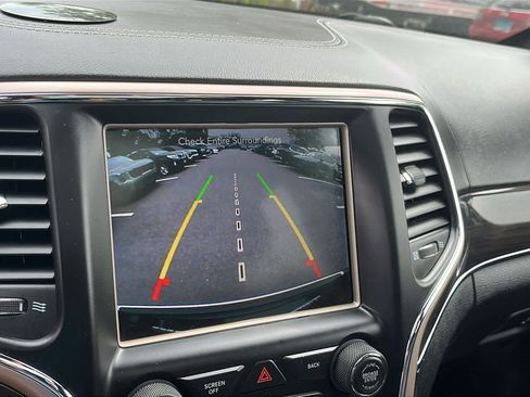 Used 2017 Jeep Grand Cherokee Overland AWD/4WD image 16