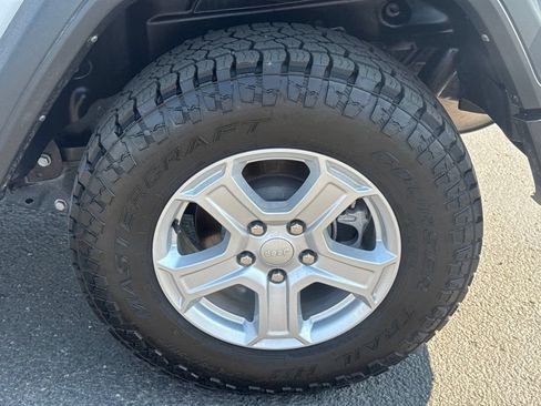 Used 2023 Jeep Wrangler Sport AWD/4WD image 12