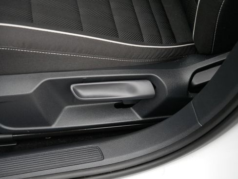 Used 2024 Volkswagen Jetta Sport image 19