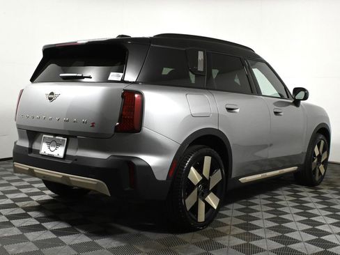 Used 2025 MINI Cooper Countryman S w/ Comfort Package Max image 7