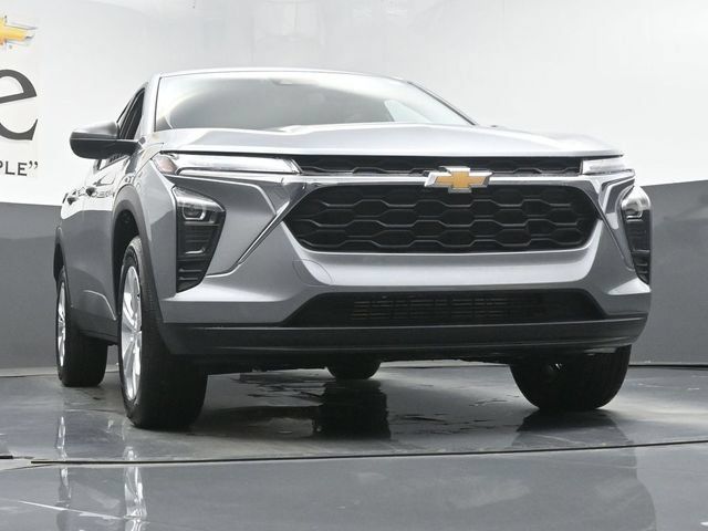 New 2026 Chevrolet Trax LS FWD image 3