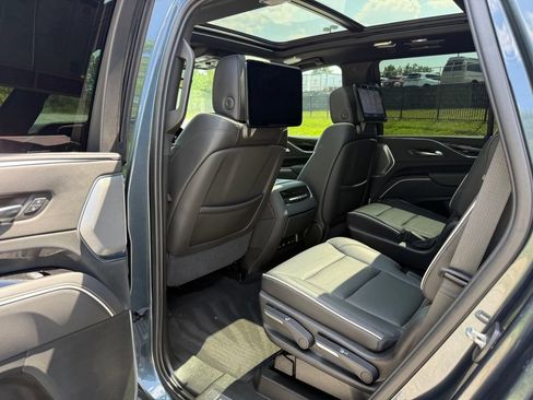 Used 2021 Cadillac Escalade Sport w/ Driver Assist Tech Package AWD/4WD image 26