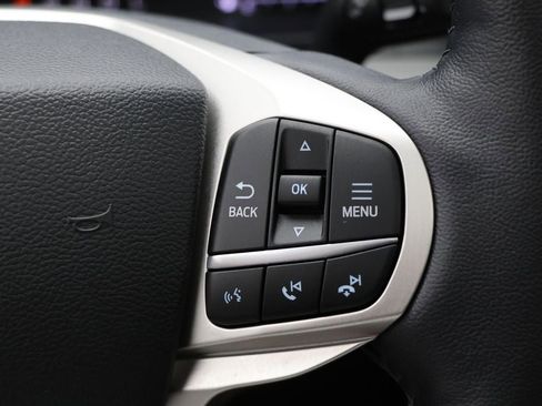 Used 2022 Ford Explorer XLT w/ Equipment Group 202A image 21