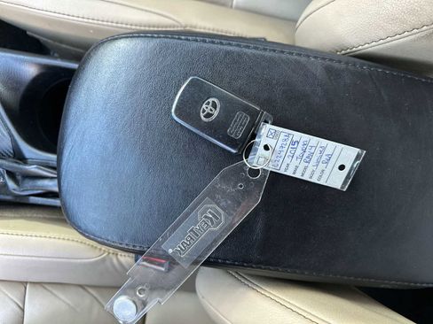 Used 2015 Toyota RAV4 Limited image 26