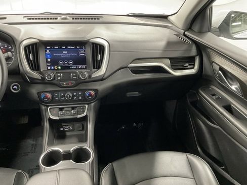 Used 2024 GMC Terrain SLT image 17