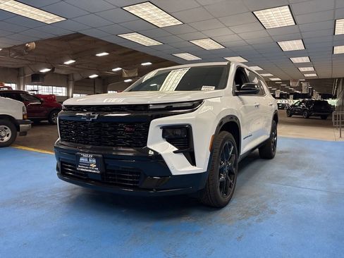 New 2026 Chevrolet Traverse RS w/ LPO, Floor Liner Package AWD/4WD image 14