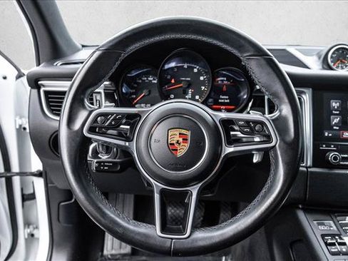 Used 2018 Porsche Macan AWD/4WD image 13