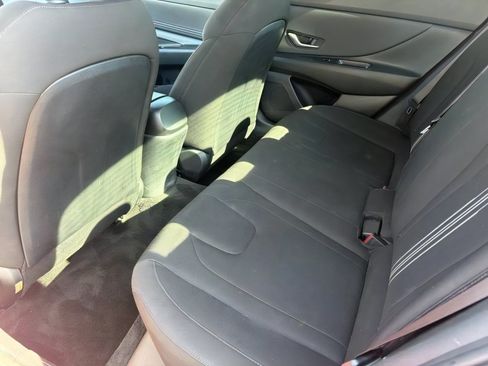 Used 2022 Hyundai Elantra SEL w/ Convenience Package FWD image 27