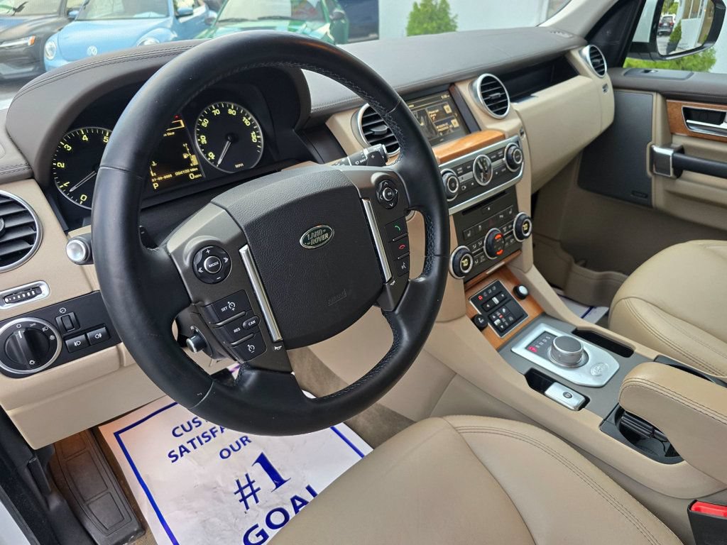 Used 2016 Land Rover LR4 HSE LUX AWD/4WD image 10