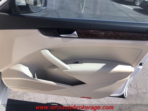 Used 2013 Volkswagen Passat TDI SEL Premium FWD image 22