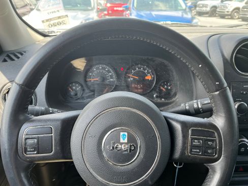 Used 2017 Jeep Patriot High Altitude AWD/4WD image 14