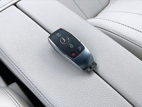 Certified 2023 Mercedes-Benz EQB 300 4MATIC image 38