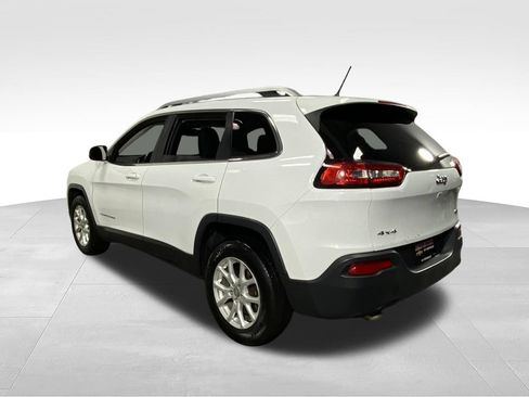 Used 2015 Jeep Cherokee Latitude w/ Cold Weather Group AWD/4WD image 7